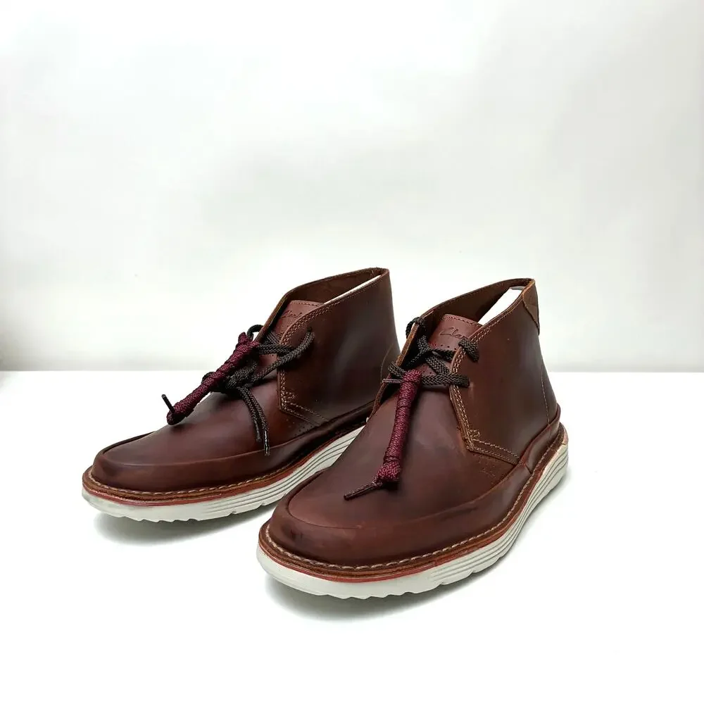 NIB Clarks Men's Bruno Top Chukka Brown Leather Boots - US10.5 D; EU44